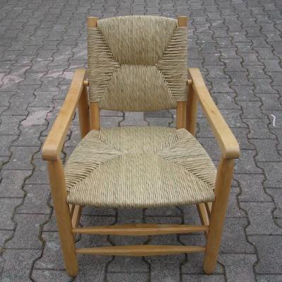 fauteuil en paillage clair